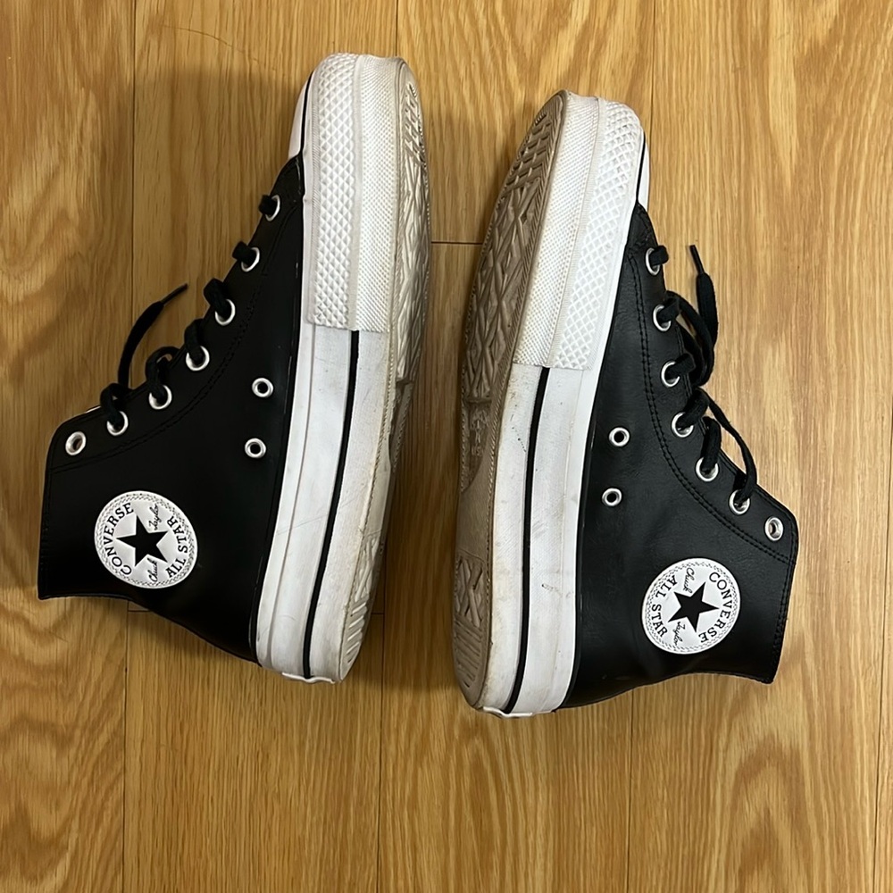 CONVERSE! Platform leather incredible condition